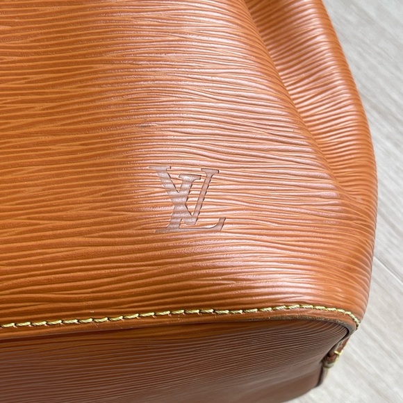 Louis Vuitton Petite Noe Epi - Picture 14 of 15